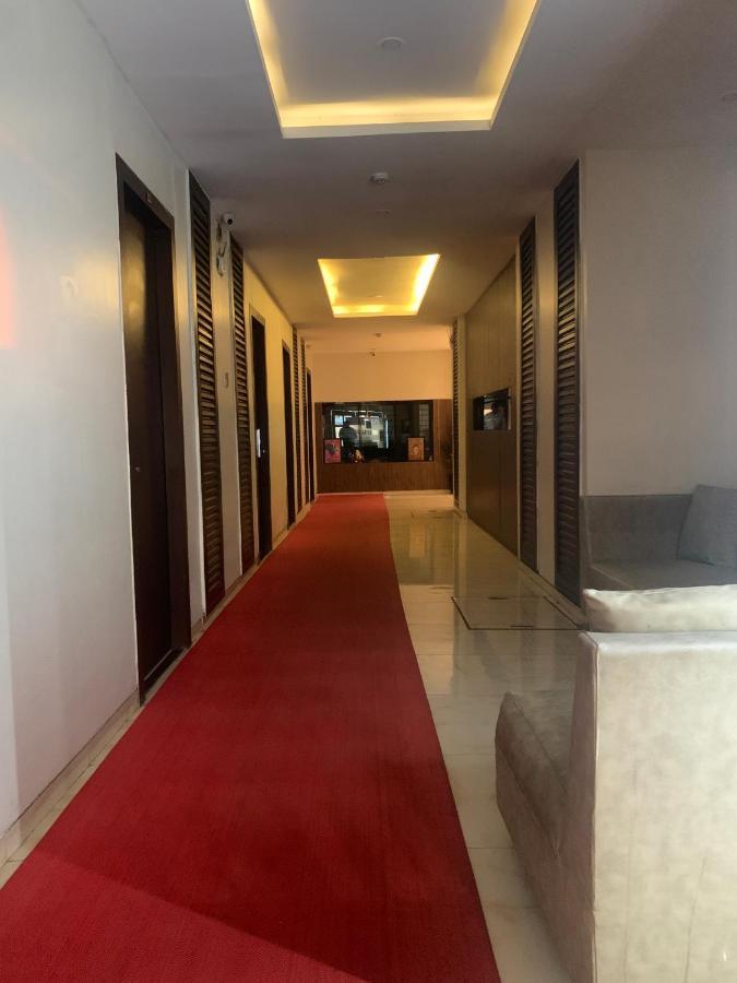 Hotel Merakee - Near Dahisar Mira Road Mumbai Buitenkant foto