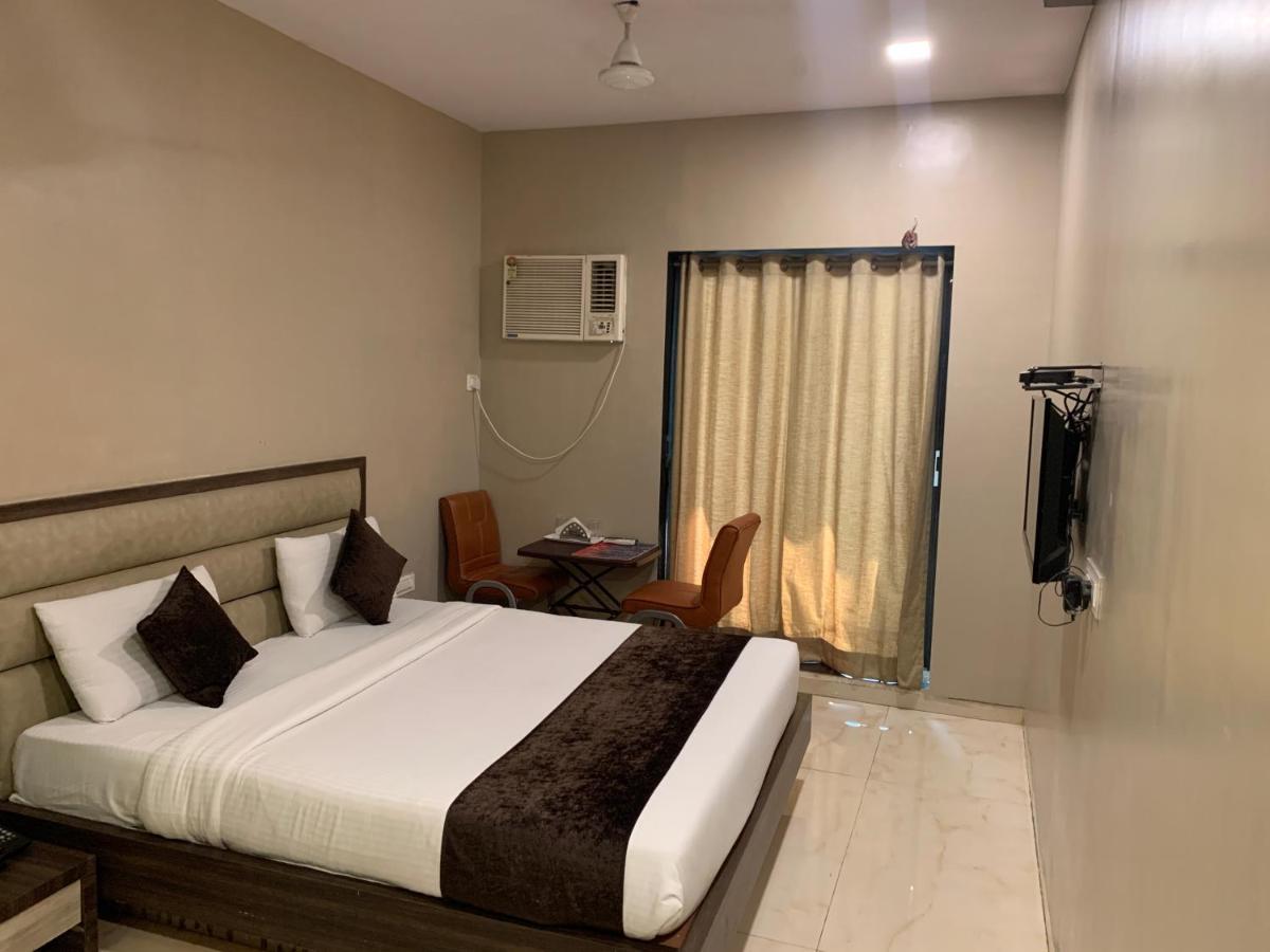 Hotel Merakee - Near Dahisar Mira Road Mumbai Buitenkant foto