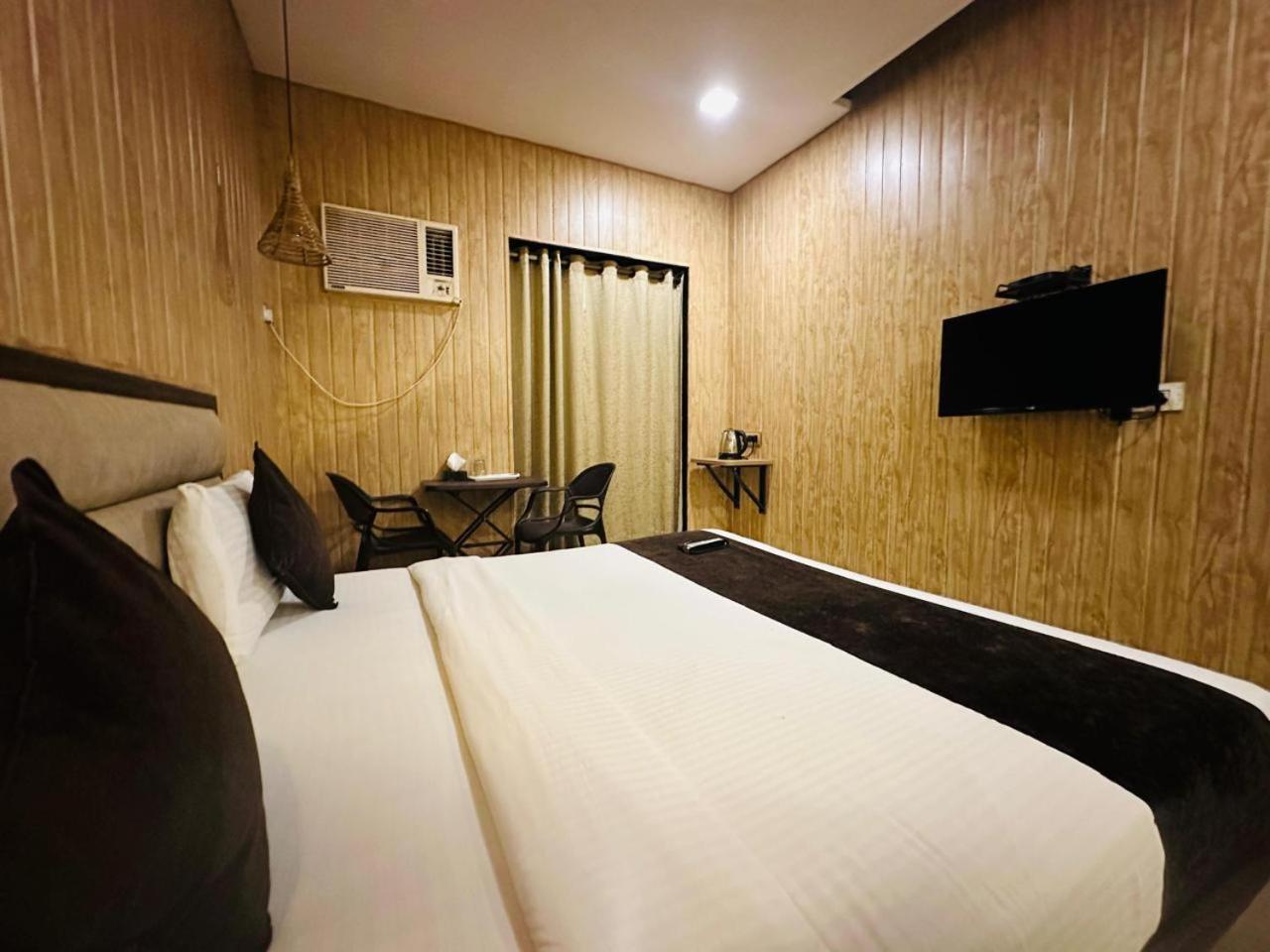 Hotel Merakee - Near Dahisar Mira Road Mumbai Buitenkant foto